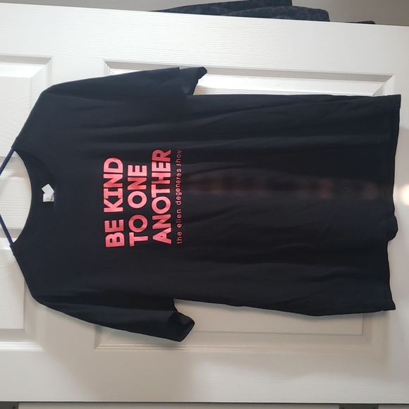 Ellen Tshirt - Picture 1 of 4